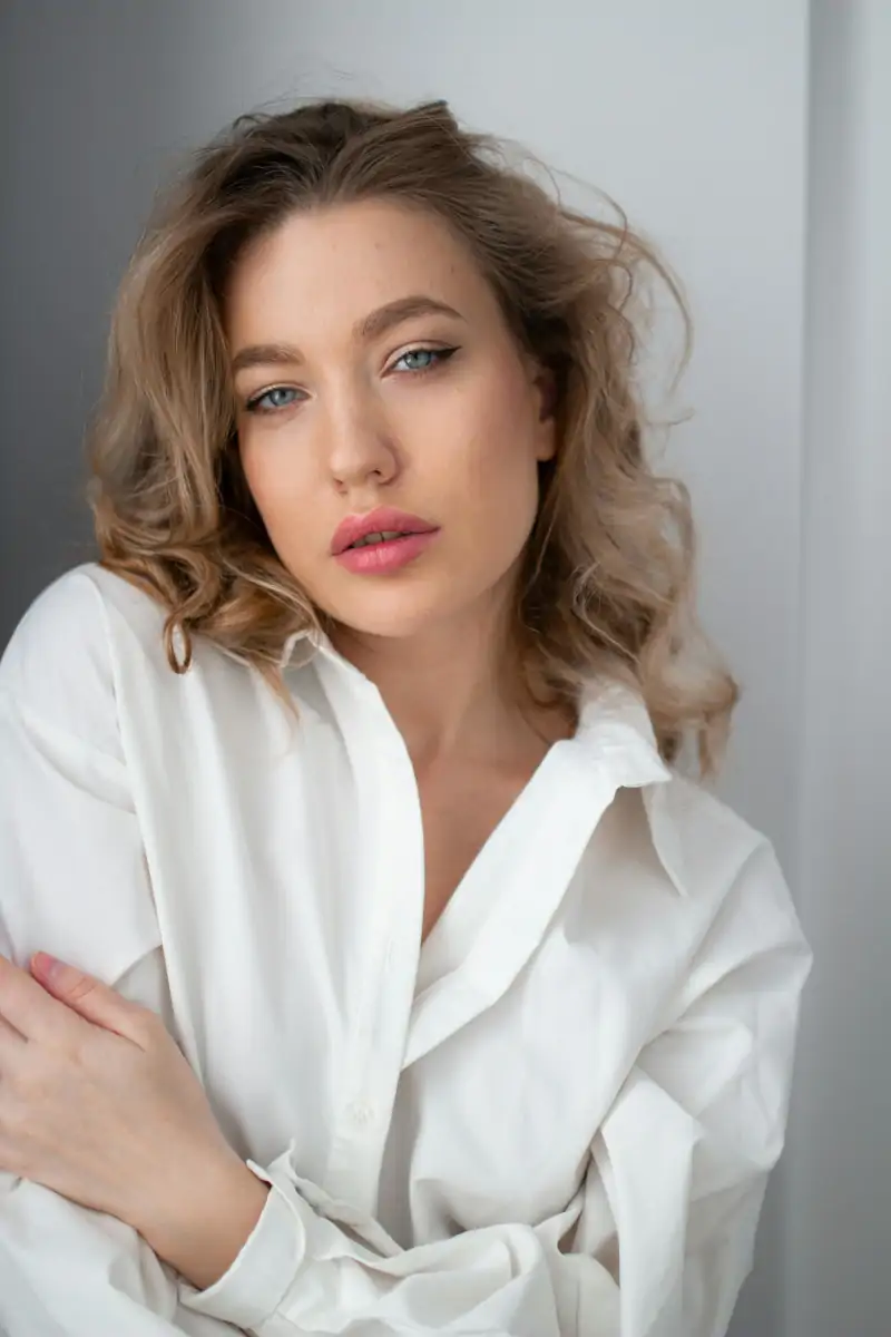 Lifting por Radiofrecuencia Rejuvenece tu rostro sin cirugía en Clínica Aesophy
